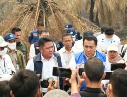 Perkuat Kolaborasi Penanganan Karhutla, Wamen LH Dampingi Gubernur Herman Deru Tinjau Titik Api di Palembang